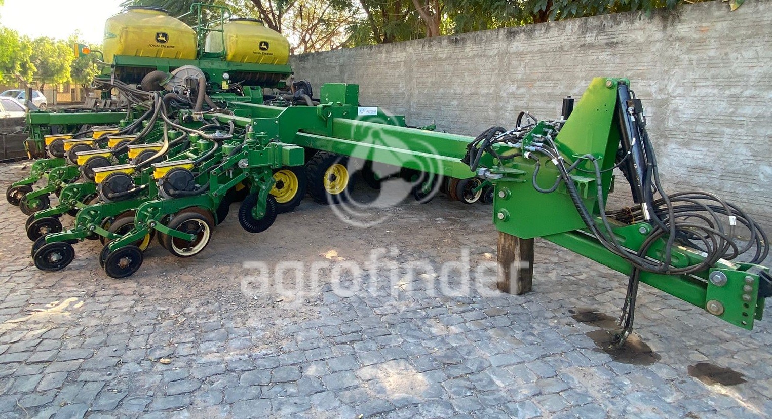 Plantadeira de Verão John Deere DB40MAXEMERGY ano 2019 | agrofinder
