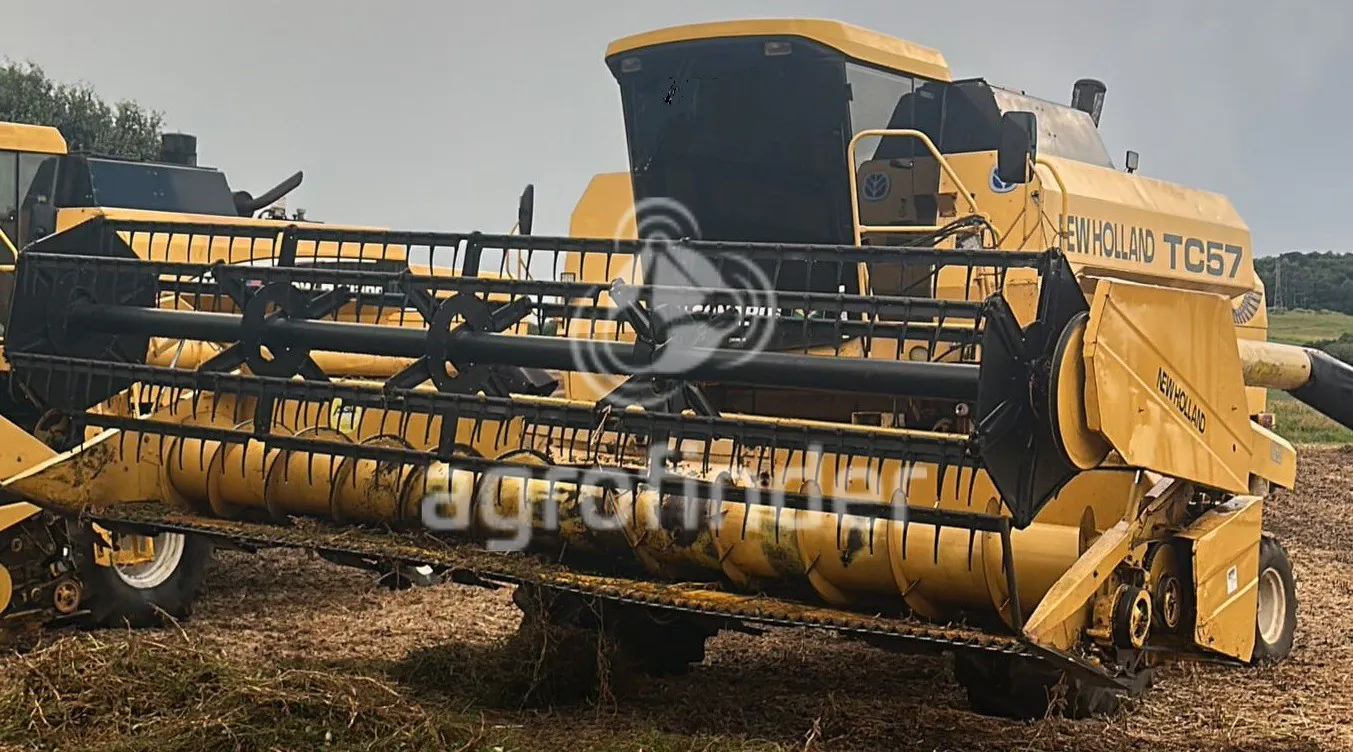 Colheitadeira New Holland TC 57 Usada 2002 | Agrofinder