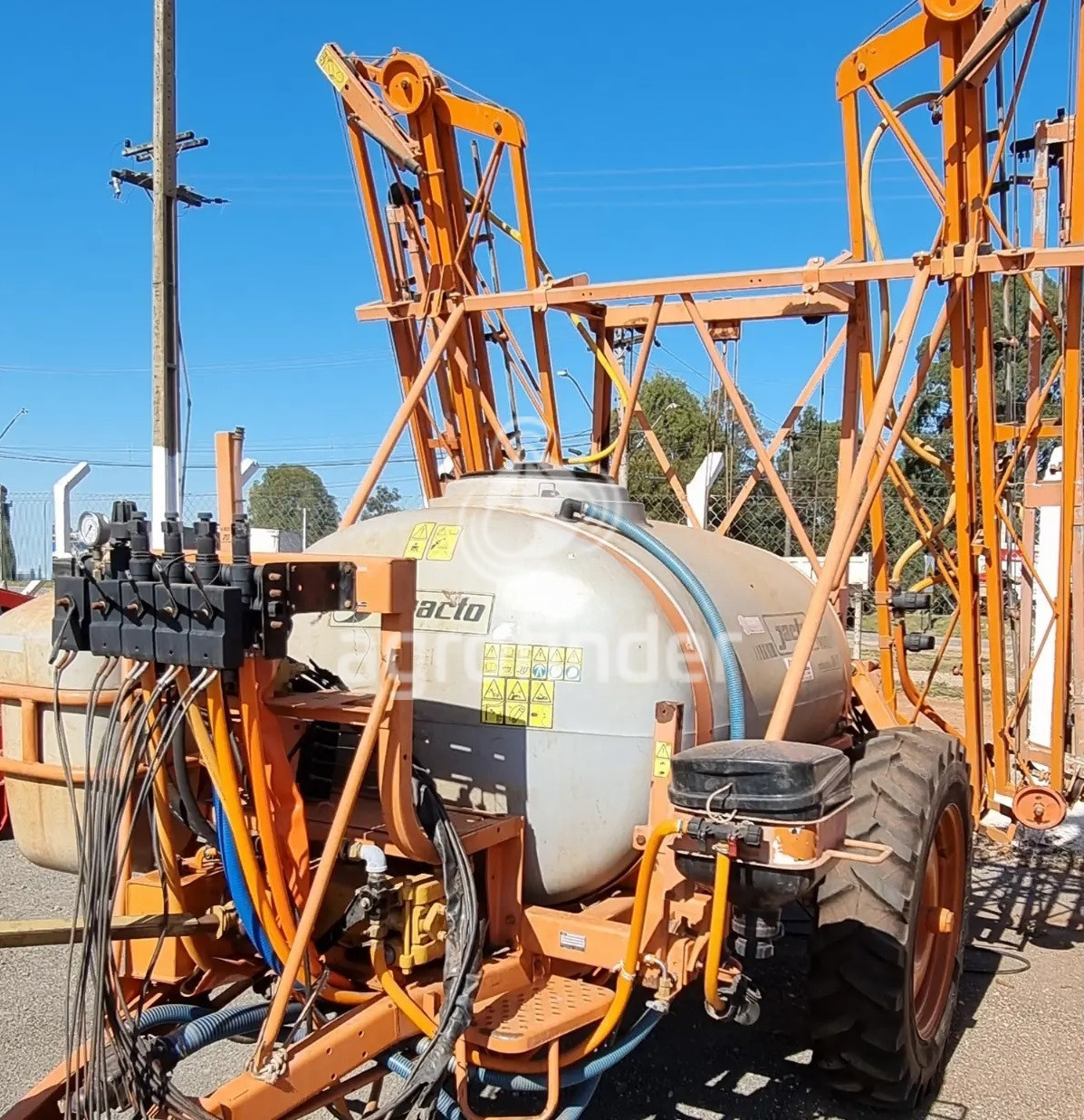 Pulverizador de arrasto Jacto AD18 ano 2012 | agrofinder